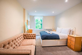 Charming Stylish Flat in the Heart of Kensington